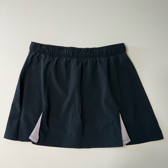 Sincerely Jules Black Skirt with White Label - Picture 1 of 6